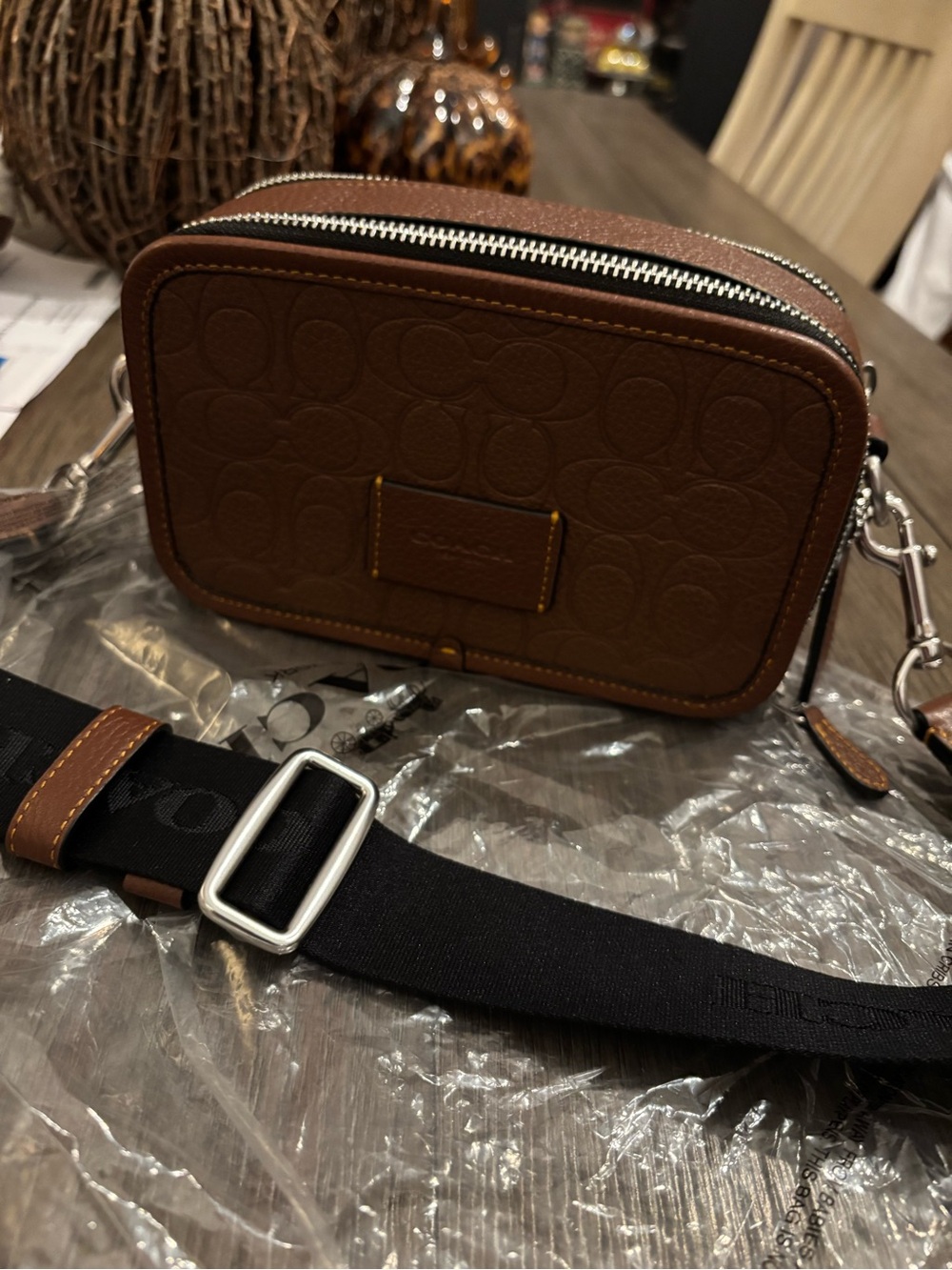New Coach Wyatt crossbody -brown with black strap! ✨ 🤎